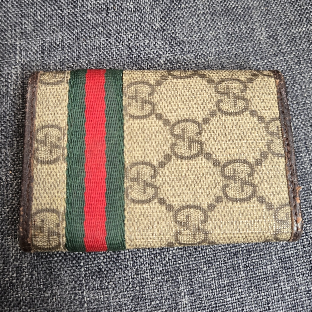 Gucci Brown and Green Key Holder with Signature Stripe - Picture 2 of 9